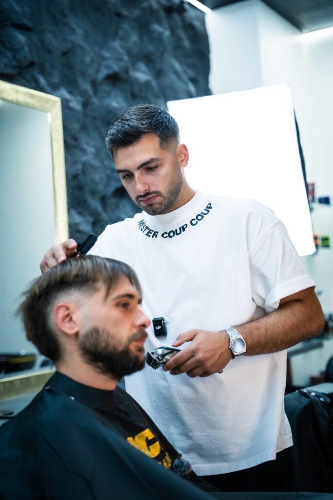 Barber Coupe dégradé homme moderne MCC barbershops