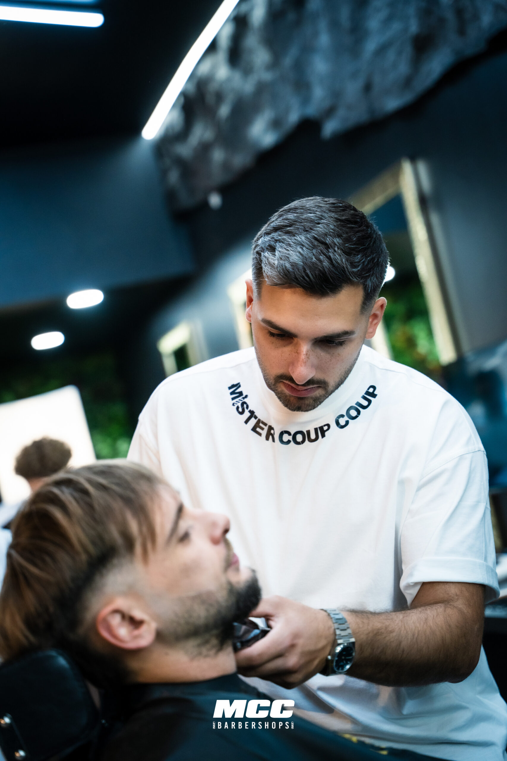 Coupe de cheveux homme moderne MCC