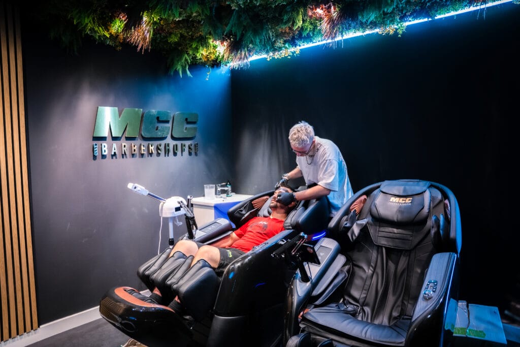Soin du visage homme au charbon chez MCC Institute